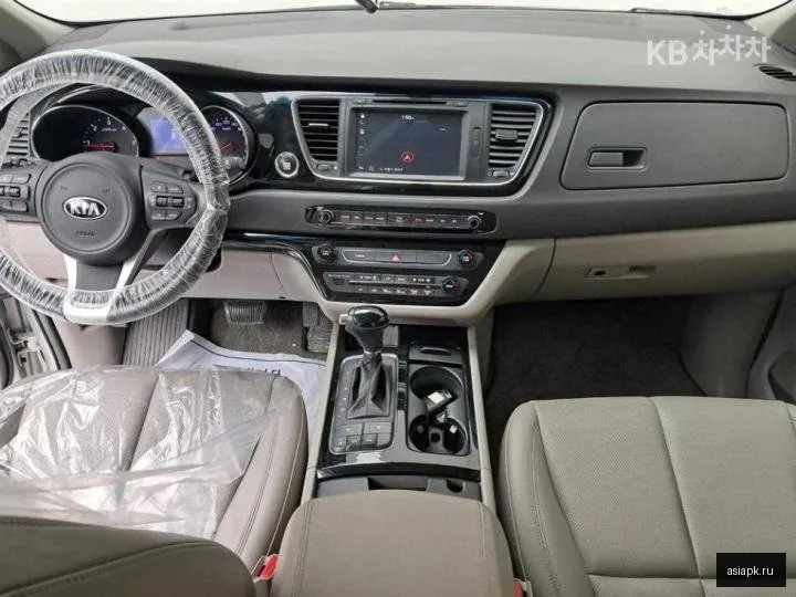 Kia Carnival 6