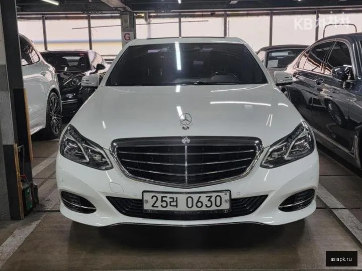 Mercedes-Benz E-Class 2