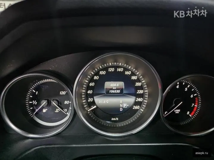 Mercedes-Benz E-Class 5