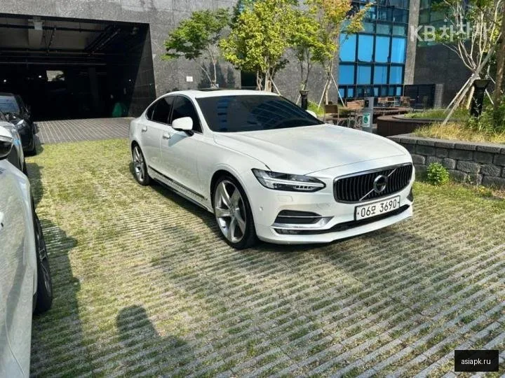 Volvo S90