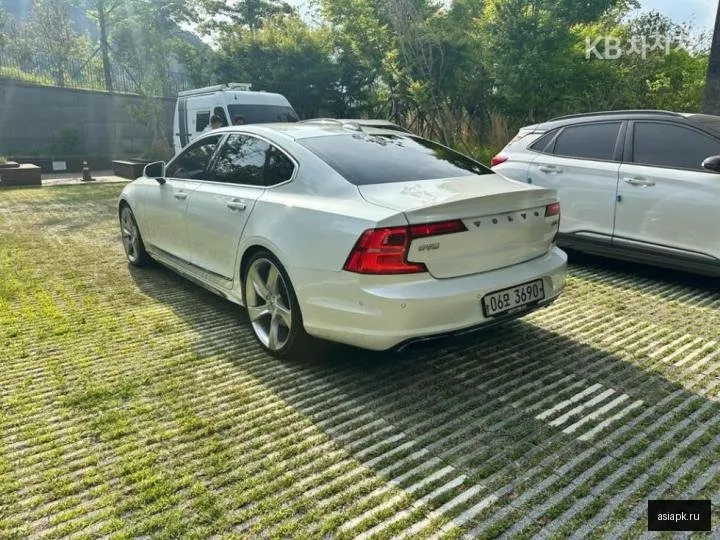 Volvo S90 2