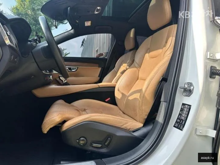 Volvo S90 5