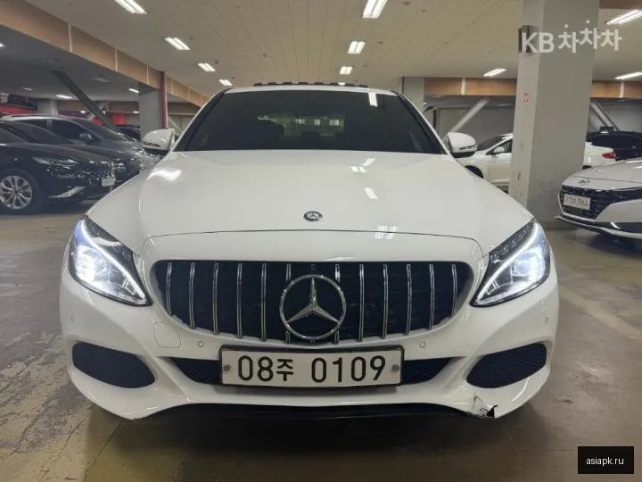 Mercedes-Benz C-Class 2