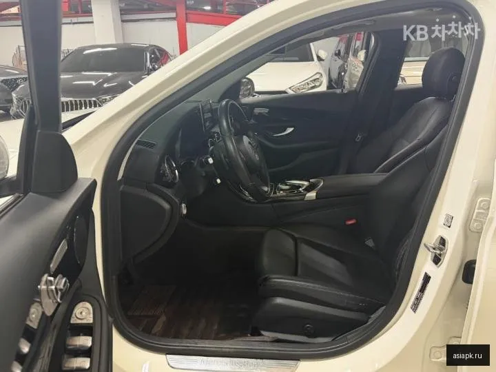 Mercedes-Benz C-Class 6