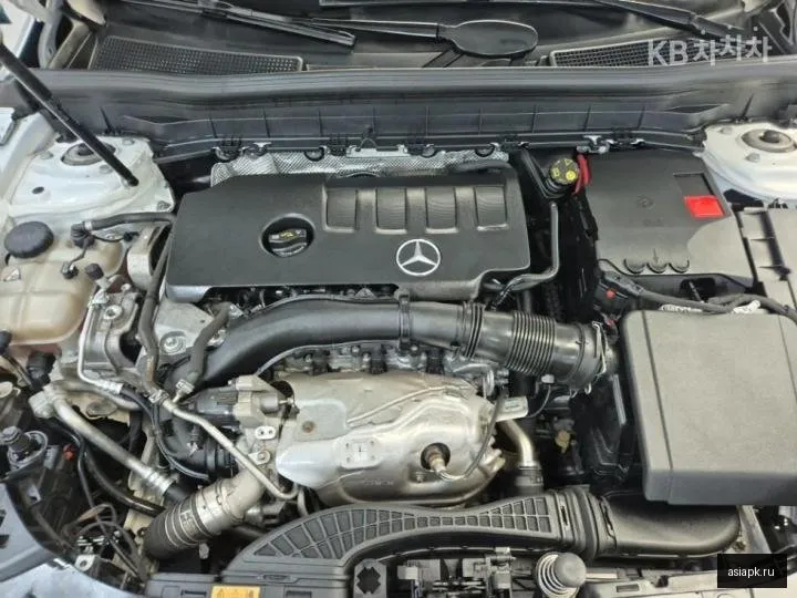 Mercedes-Benz GLB-Class 5