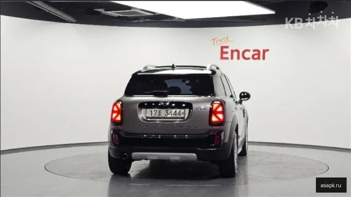 MINI Countryman 4