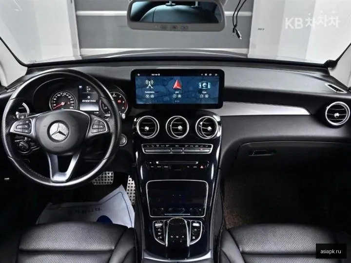 Mercedes-Benz GLC-Class 6