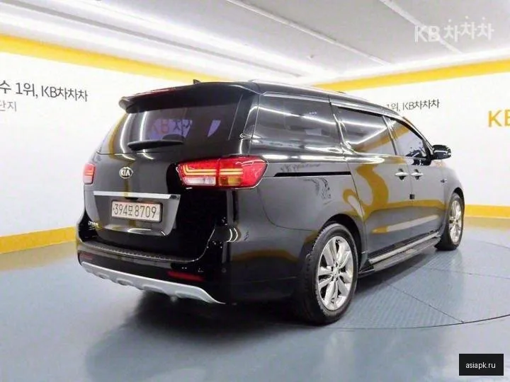 Kia Carnival 4