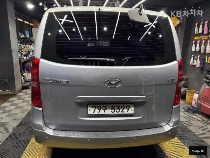 Hyundai Starex 3