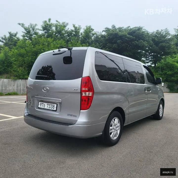 Hyundai Starex 4
