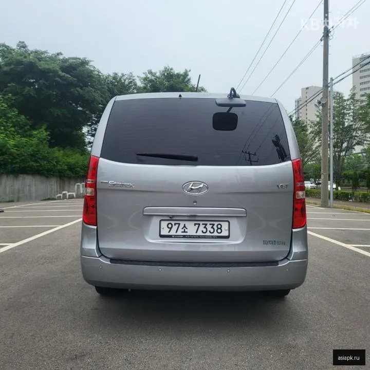 Hyundai Starex 3