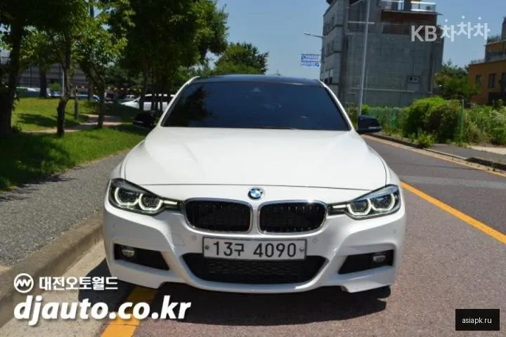 BMW 3-Series 2