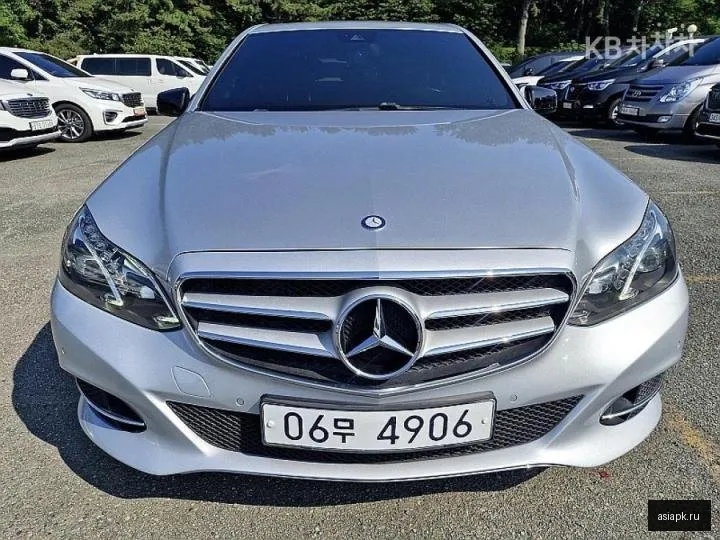 Mercedes-Benz E-Class 2
