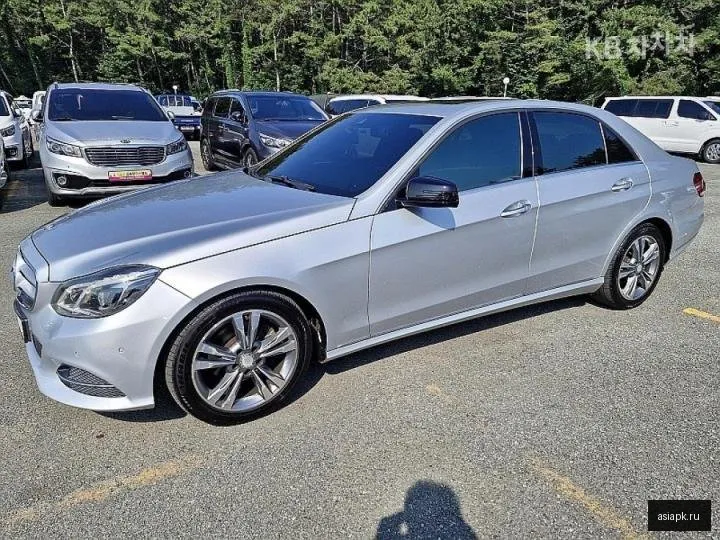 Mercedes-Benz E-Class 3