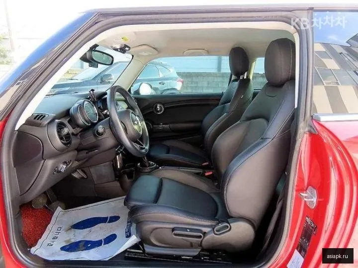 MINI Hatch 5