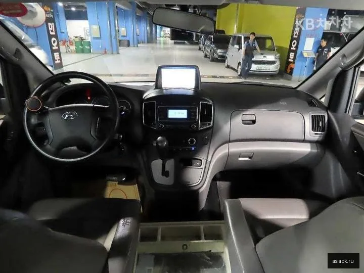Hyundai Starex 5