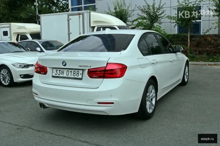 BMW 3-Series 5