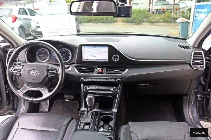 Hyundai Grandeur 6