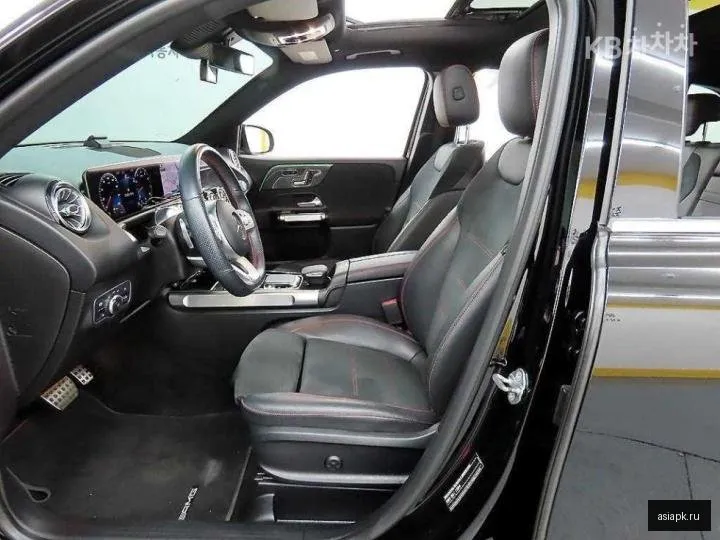 Mercedes-Benz GLB-Class 5