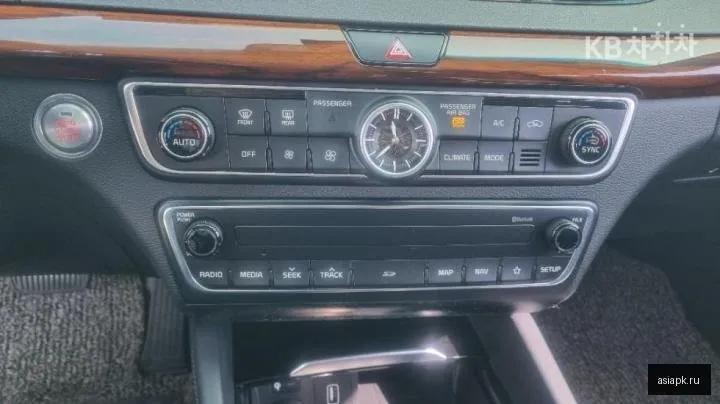 Kia K7 4