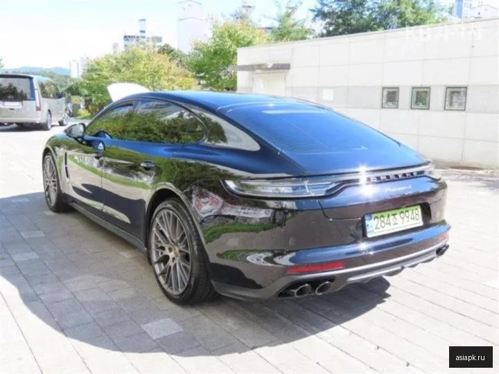 Porsche Panamera 4