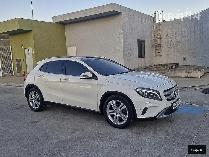 Mercedes-Benz GLA-Class 3