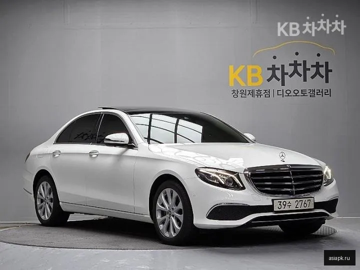 Mercedes-Benz E-Class 5