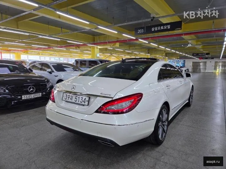 Mercedes-Benz CLS-Class 4