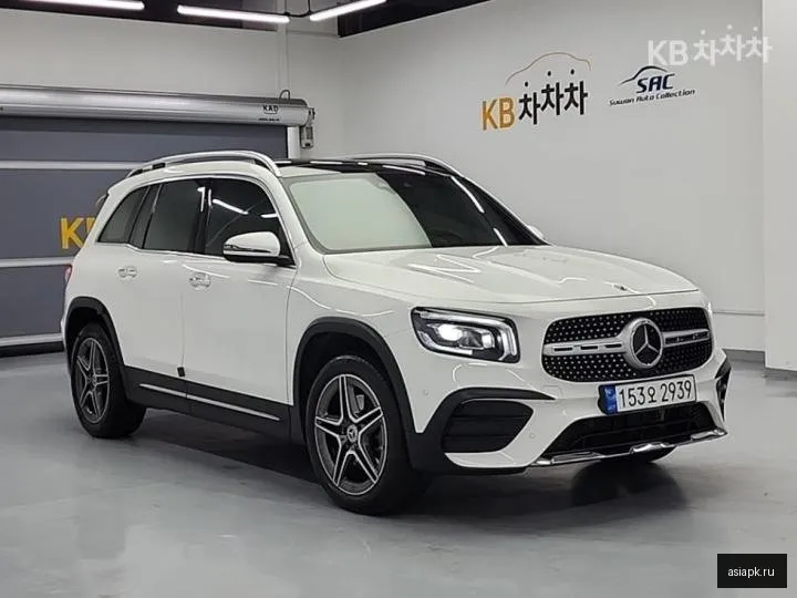 Mercedes-Benz GLB-Class 4