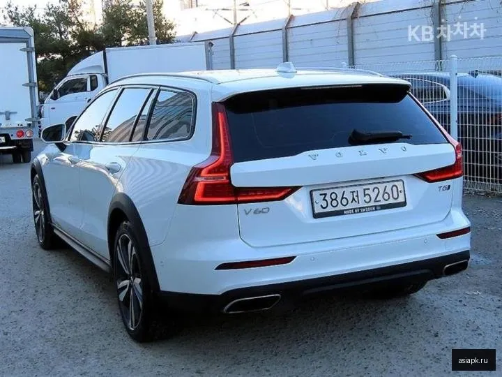 Volvo V60 3