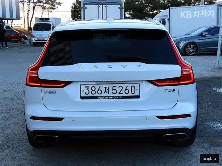 Volvo V60 4