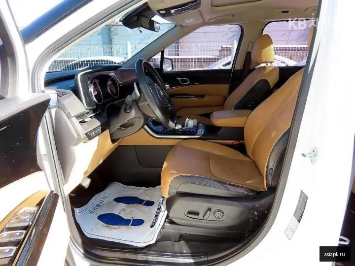 Kia Carnival 5