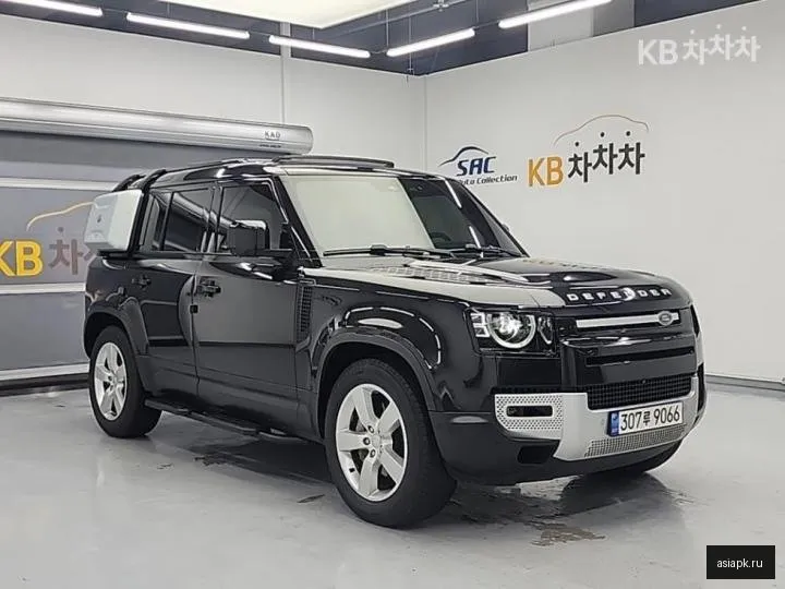 Land Rover Defender 4