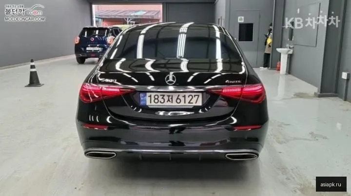 Mercedes-Benz S-Class 4
