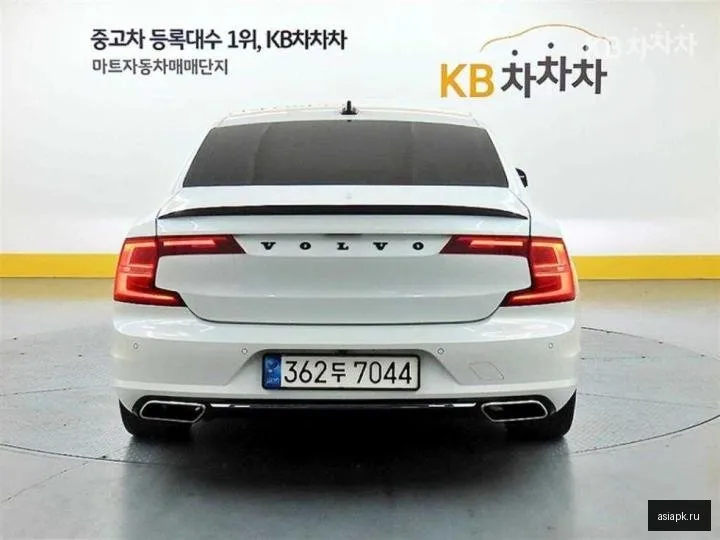 Volvo S90 3