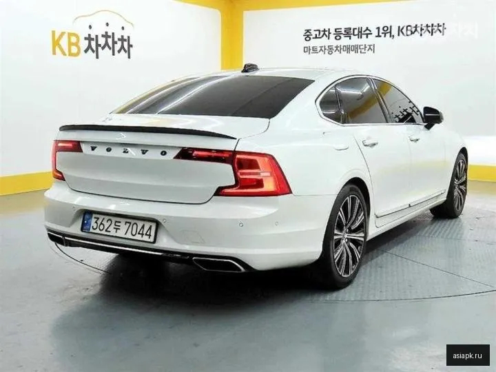 Volvo S90 4