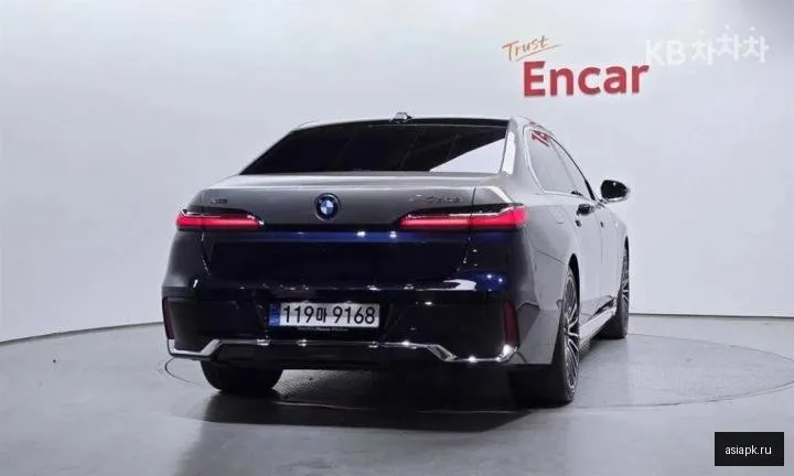 BMW 7-Series 2