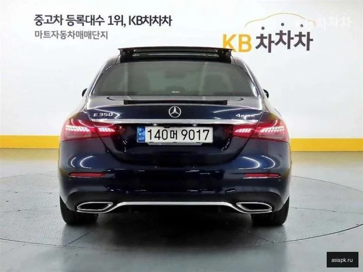Mercedes-Benz E-Class 3