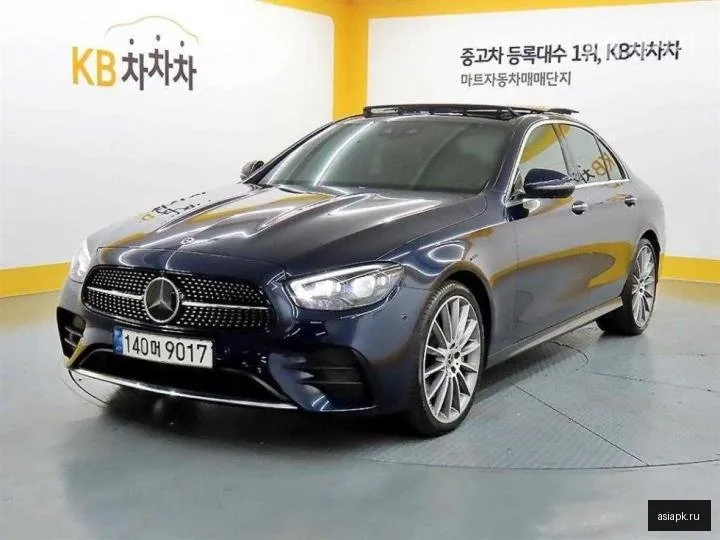 Mercedes-Benz E-Class 2