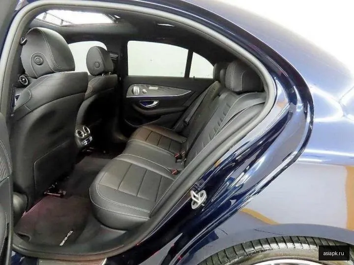 Mercedes-Benz E-Class 6