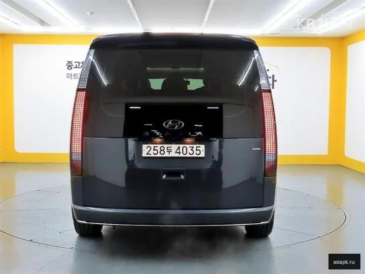 Hyundai Staria 3