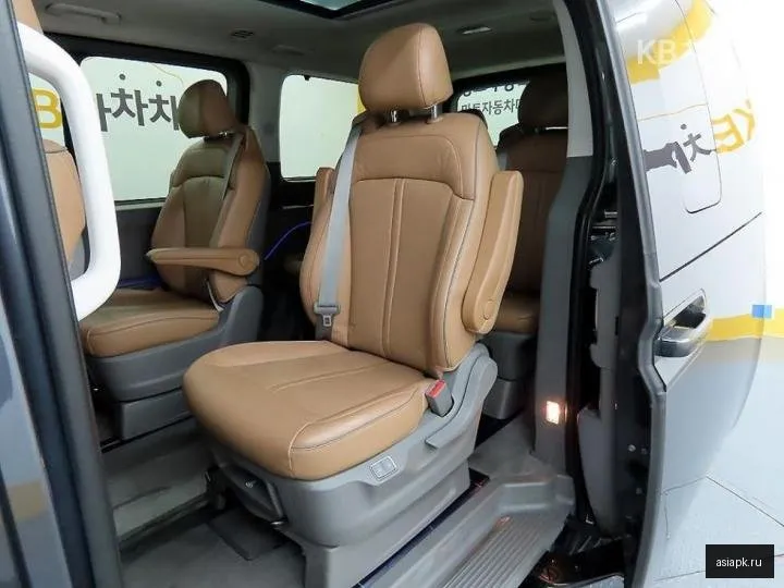 Hyundai Staria 6