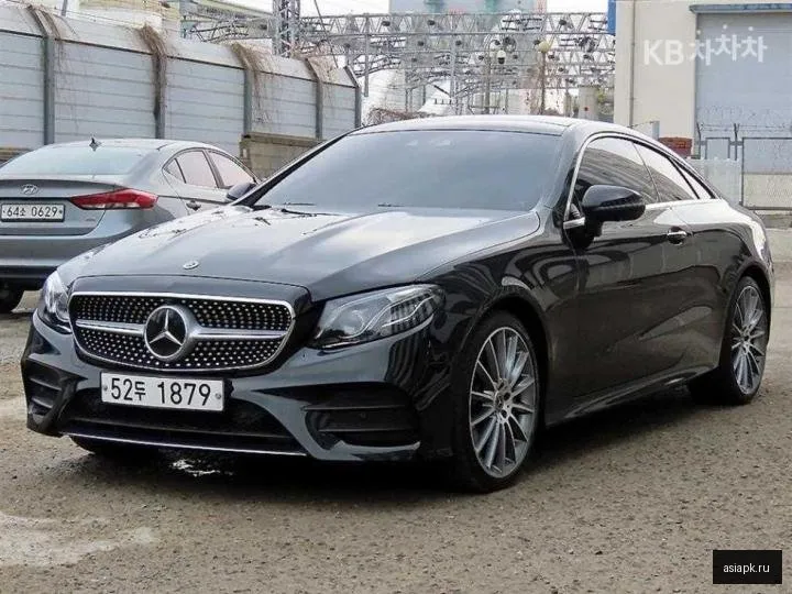 Mercedes-Benz E-Class 2