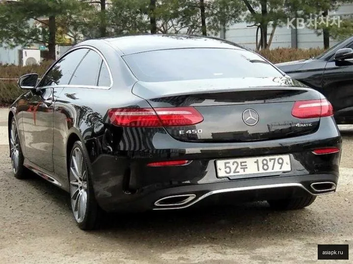 Mercedes-Benz E-Class 3