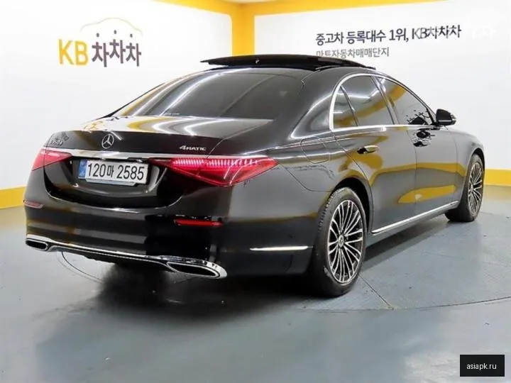 Mercedes-Benz S-Class 4