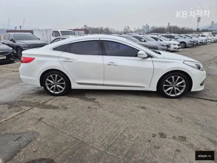 Hyundai Grandeur 4