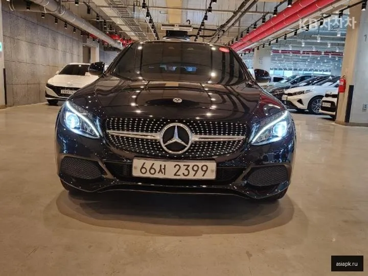 Mercedes-Benz C-Class 2