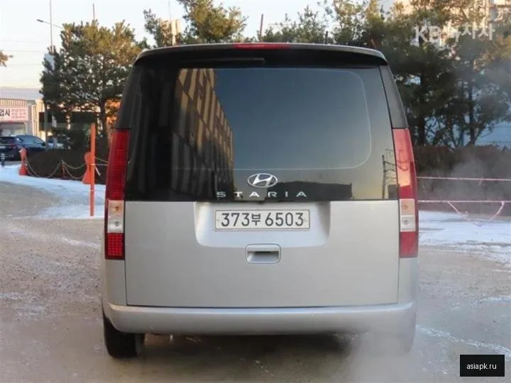 Hyundai Staria 4