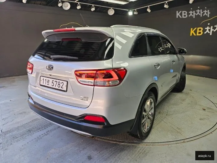 Kia Sorento 4