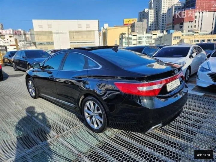 Hyundai Grandeur 4